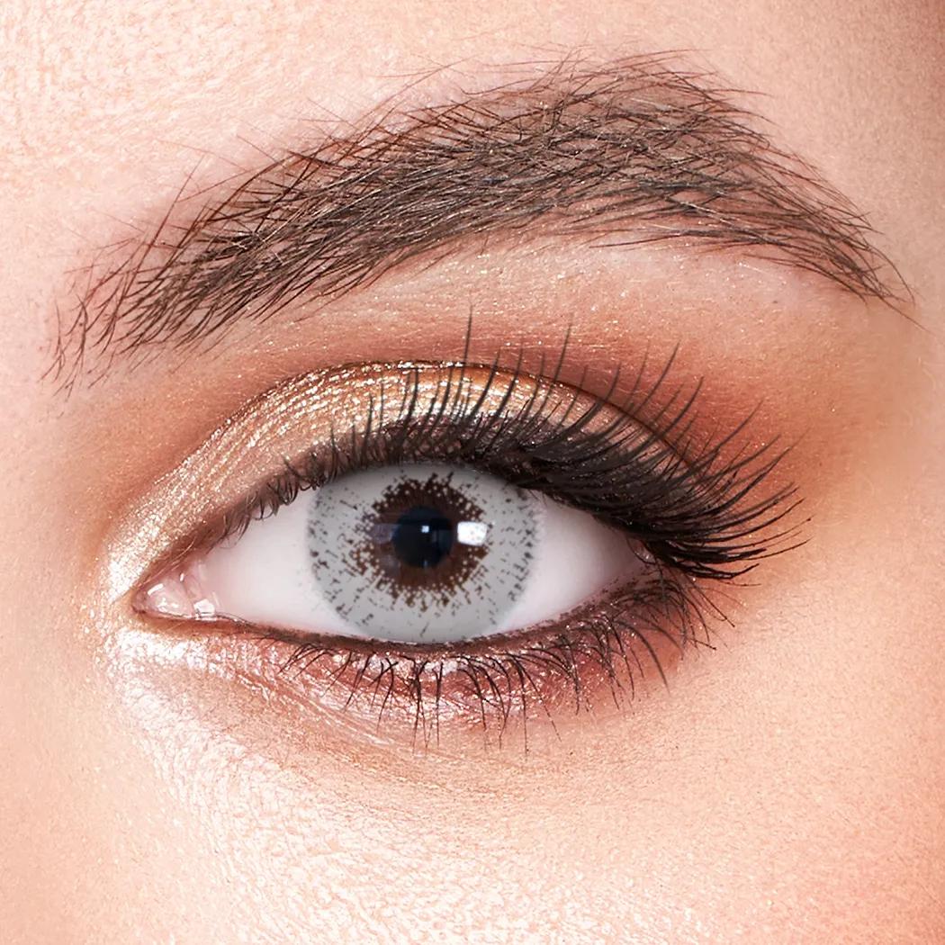 Celebrate Your Eyes Naturally: Eyeling’s Gentle Embrace of Light Eye Color Changes